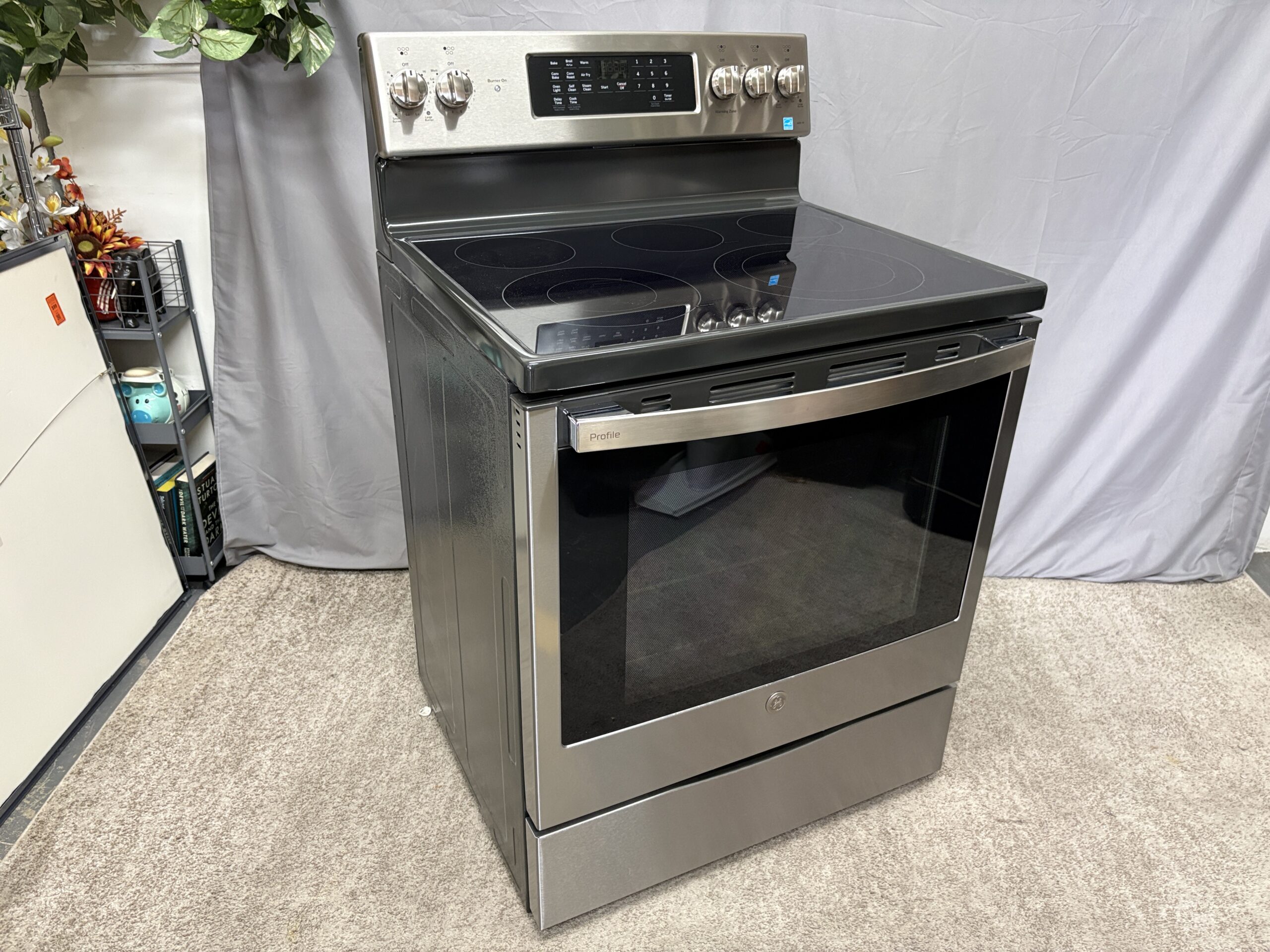 GE Smart Free Standing Electric Convection Range Model #PB900YV2FS