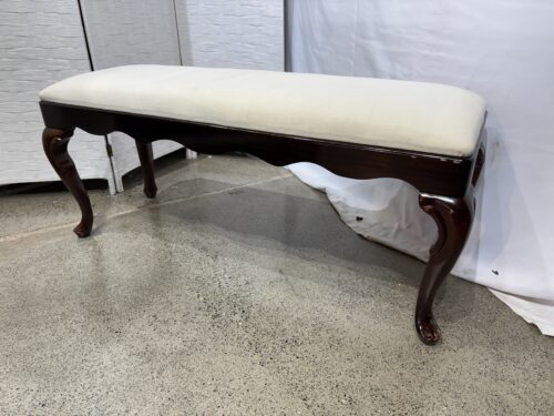 THE BOMBAY COMPANY Cherry Brown Finish Bench with Cream Colored Seat