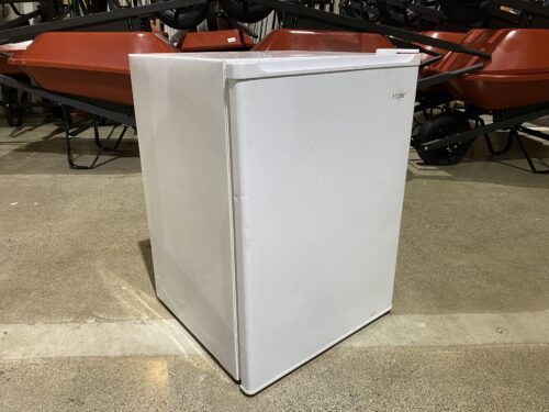 HAIER White 2.7 Cu. Ft. Compact Mini Refrigerator Model #HC27SG2RW