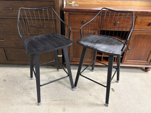 LUMISOURCE Winston Black Spindle Back Counter Stool (Set of 2)