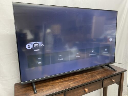 INSIGNIA Firefox 44" Flat Screen TV w/ Remote Model # NS-50F501NA26
