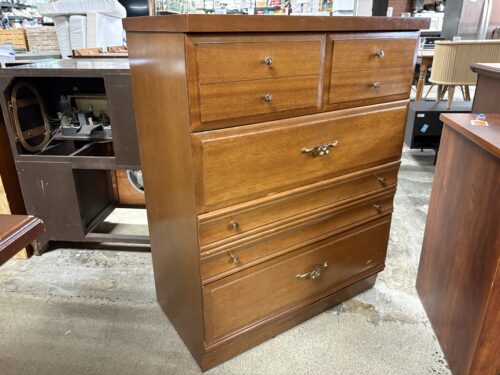 HARMONY HOUSE Vintage Nutmeg Mid Century 4-Drawer Tall Dresser