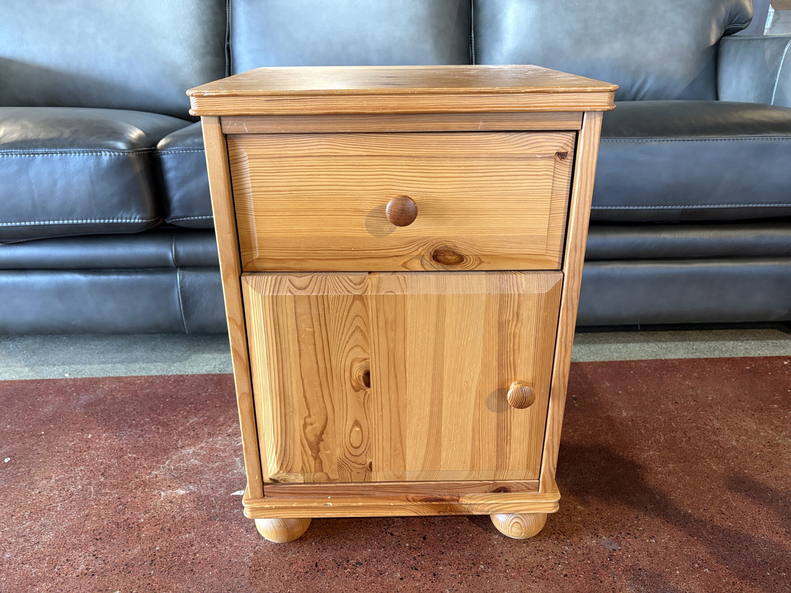 1972年 米軍放出 GSA官給家具 NIGHT TABLE実物 Farmhouse Style Knotty Pine Nightstand (Set of 2) | Habitat Stores