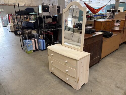 STANLEY White Washed Birch 4 Drawer Dresser with Mirror