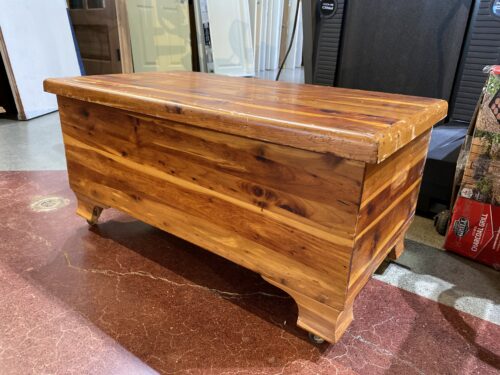 LANE Vintage Solid Cedar Blanket Chest