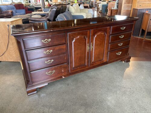 THOMASVILLE Cherry Wood Dresser with Traditional Design and Brass Hardware