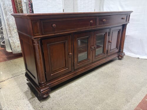 THOMASVILLE Fredericksburg Media Cabinet in Rich Mahogany