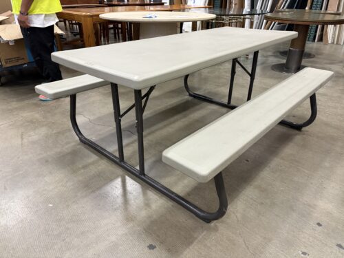 LIFETIME Outdoor Folding Picnic Table