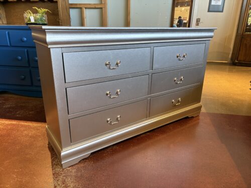 ACME Louis Philippe III 6-Drawer Dresser in a Platinum