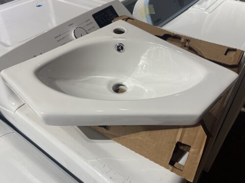 SWISS MADISON Petite White Ceramic Corner Sink