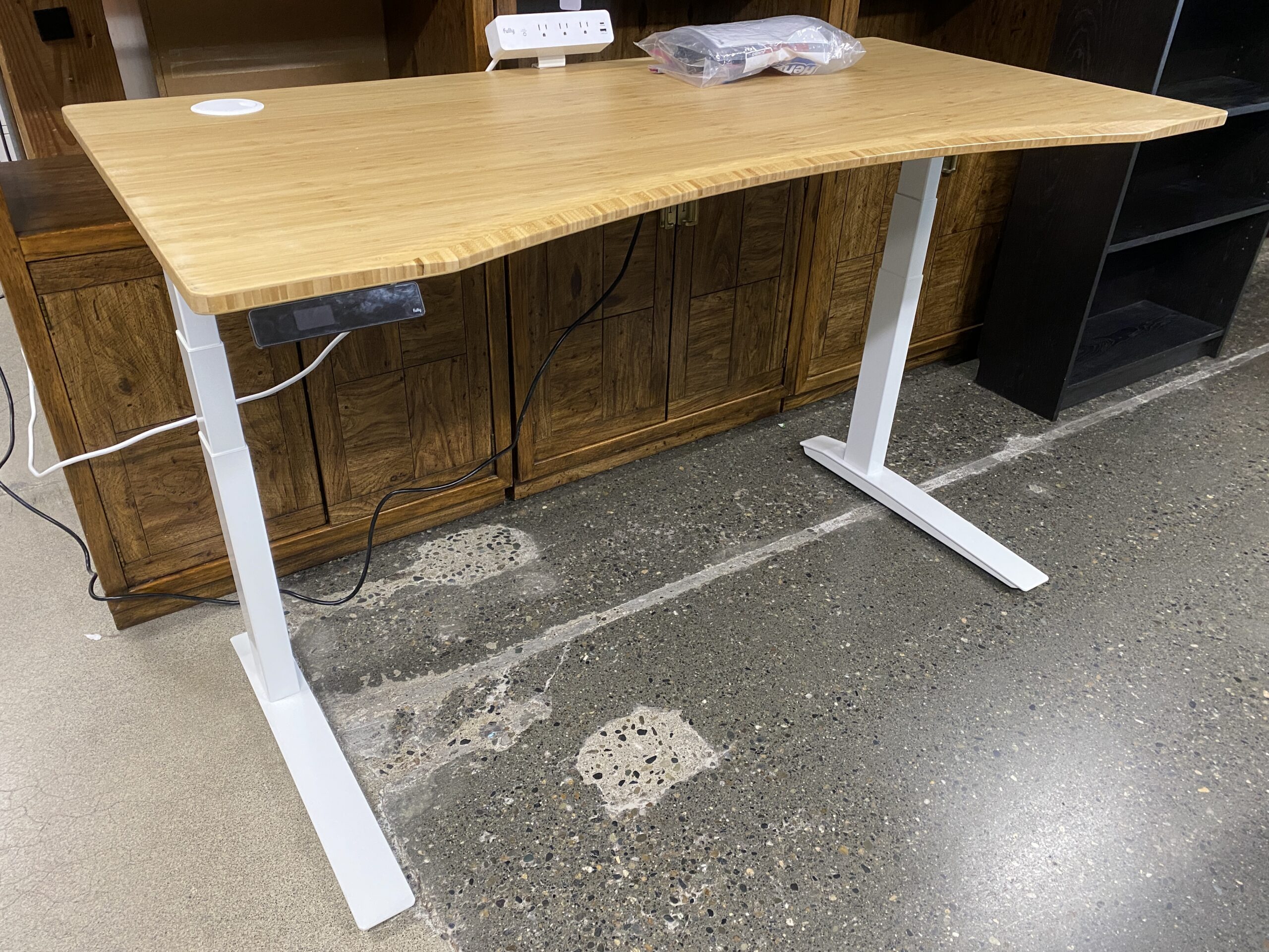 FULLY Jarvis Sit/Standing Electric Desk w/ Plug ins & Accessories