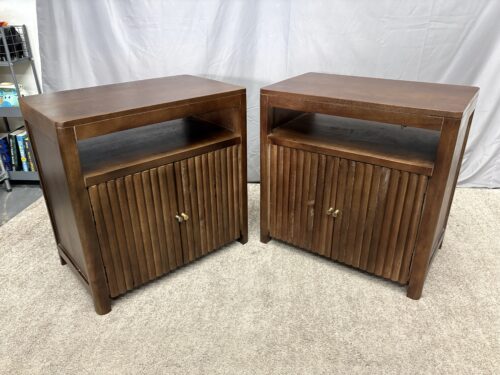 PEACHTREE HOME ACCENTS Dark Wood Rustic Contemporary Flutted Nightstand (Set of 2)