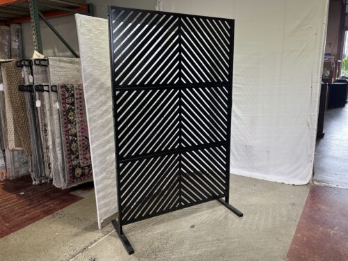 Black Metal Indoor/Outdoor Privacy Screen