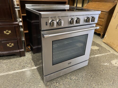 BEKO Stainless Steel Pro Style Induction Range Model # PRIR34452SS