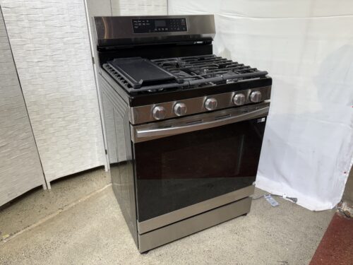 SAMSUNG 30" Freestanding Gas Range in Stainless Steel