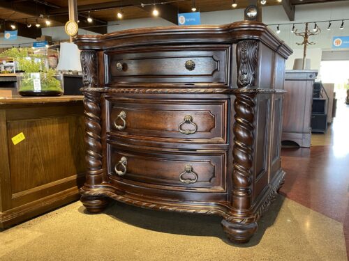 Ornate 3-Drawer Side Dresser