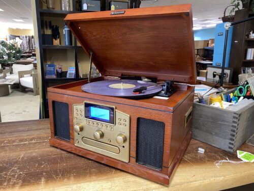 ENCORE TECHNOLOGY Turntable Radio Cassette & CD Player Model #9369OMO