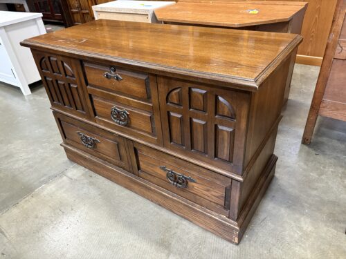 LANE Vintage Cedar Lined Sweetheart Blanket Chest with Felt Lined Bottom Drawer