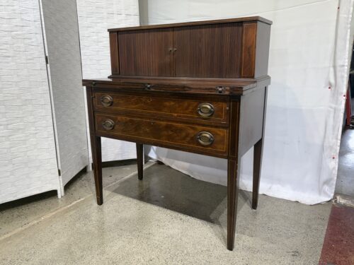 MADDOX Vintage Mahogany Hepplewhite Writing Desk