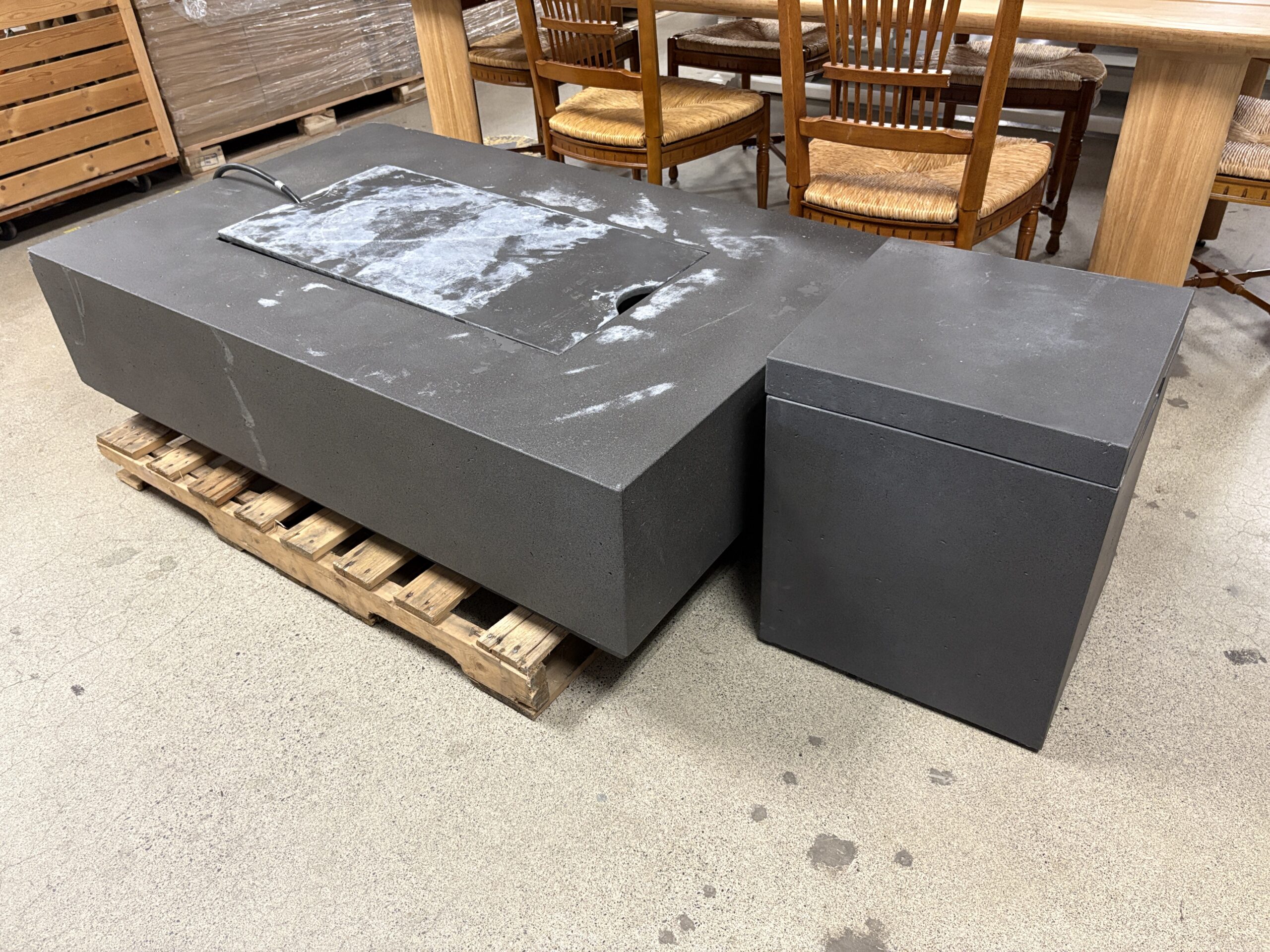 RESTORATION HARDWARE Orizaba Onyx Fire Table & Propane Tank Cover