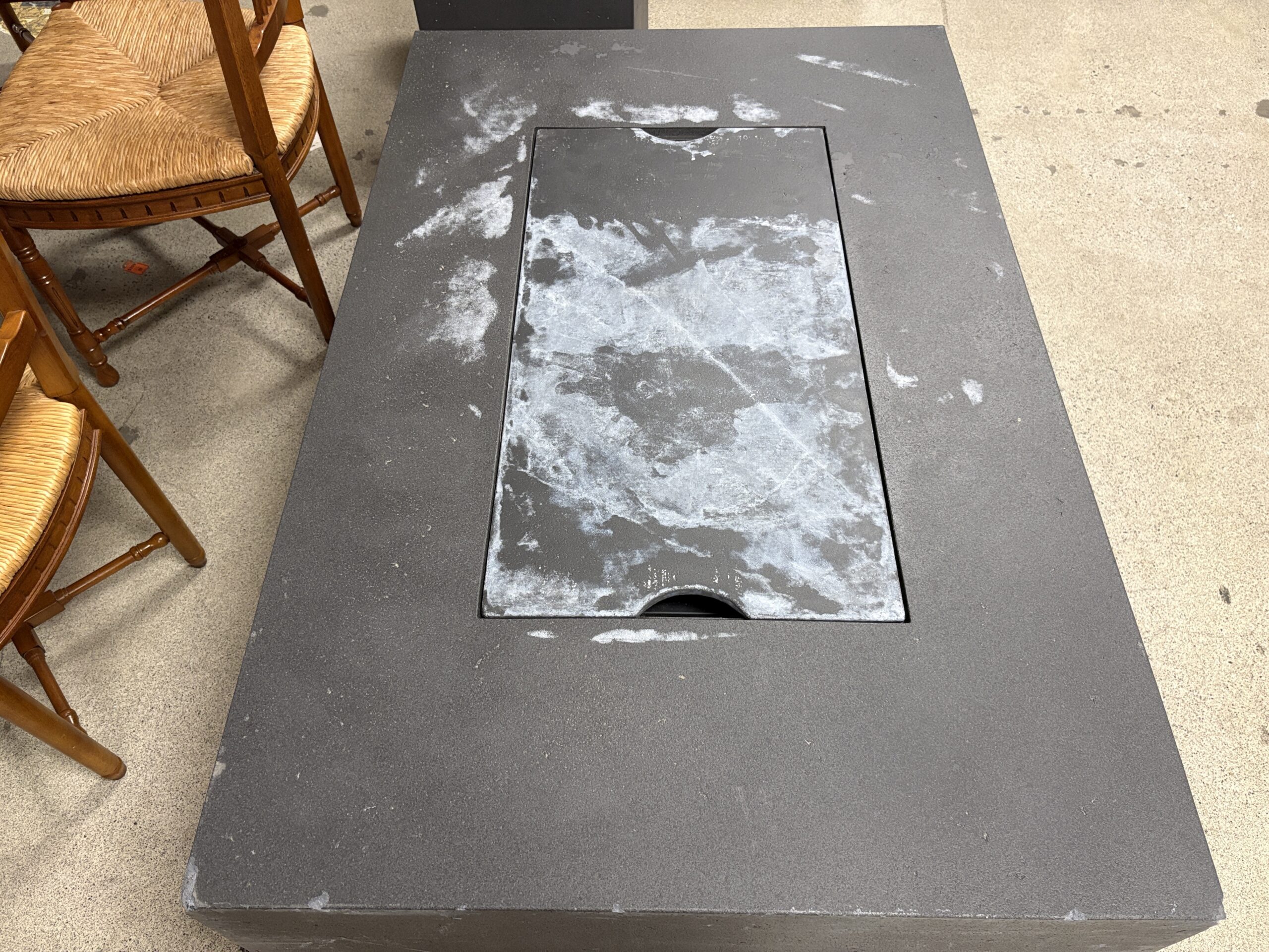 RESTORATION HARDWARE Orizaba Onyx Fire Table & Propane Tank Cover