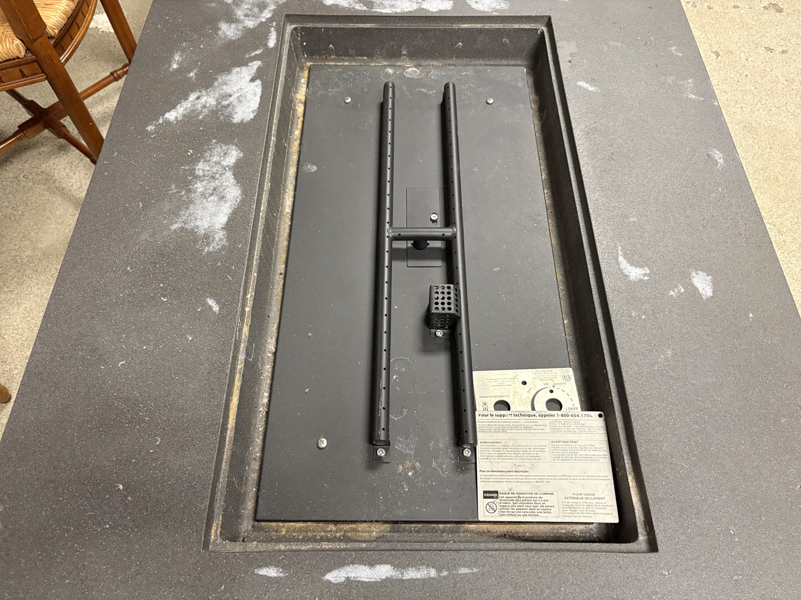 RESTORATION HARDWARE Orizaba Onyx Fire Table & Propane Tank Cover