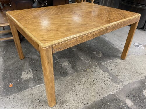 Solid Wooden Rectangular Herringbone Grain Dining Table
