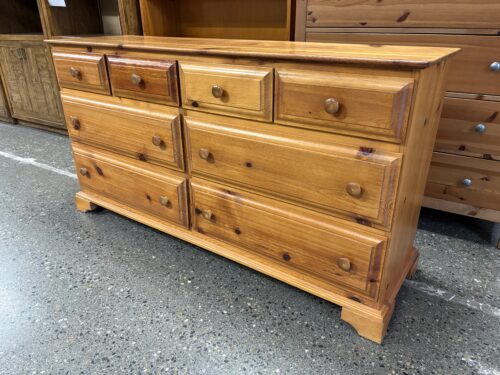 Knotty Pine Solid Wood Rustic 8-Drawer Low Dresser
