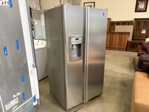 GE Stainless Steel Side-by-Side Refrigerator with Water and Ice Dispenser Model #GLM25WGTA GS