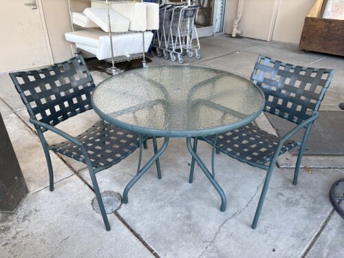 Outdoor Wavy Textured Glass Round Umbrella Table w/ 2 Chairs (Set of 3)