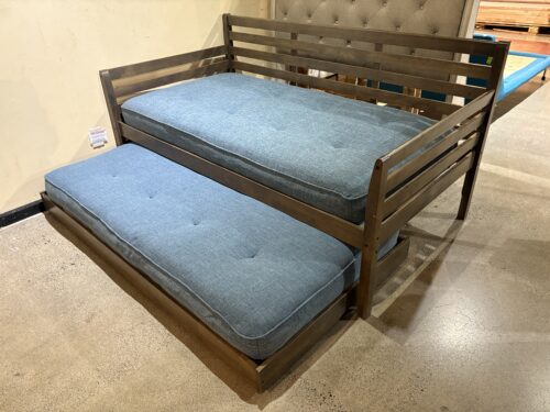 MINNEAPOLIS FURNITURE Daybed and Pop-Up Trundle Bed with Mattresses