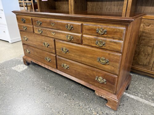 JAMESTOWN STERLING Mahogany Chippendale 7-Drawer Low Dresser