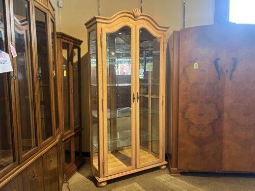 Lighted Crackled Cream Cabinet w/ Adjustable Thick Glass Shelves