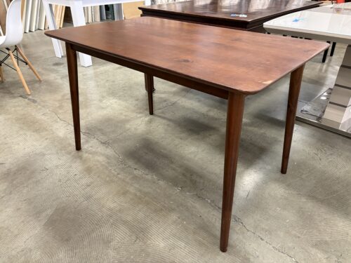 Modern Cherry Finish Wooden Dining Room Table