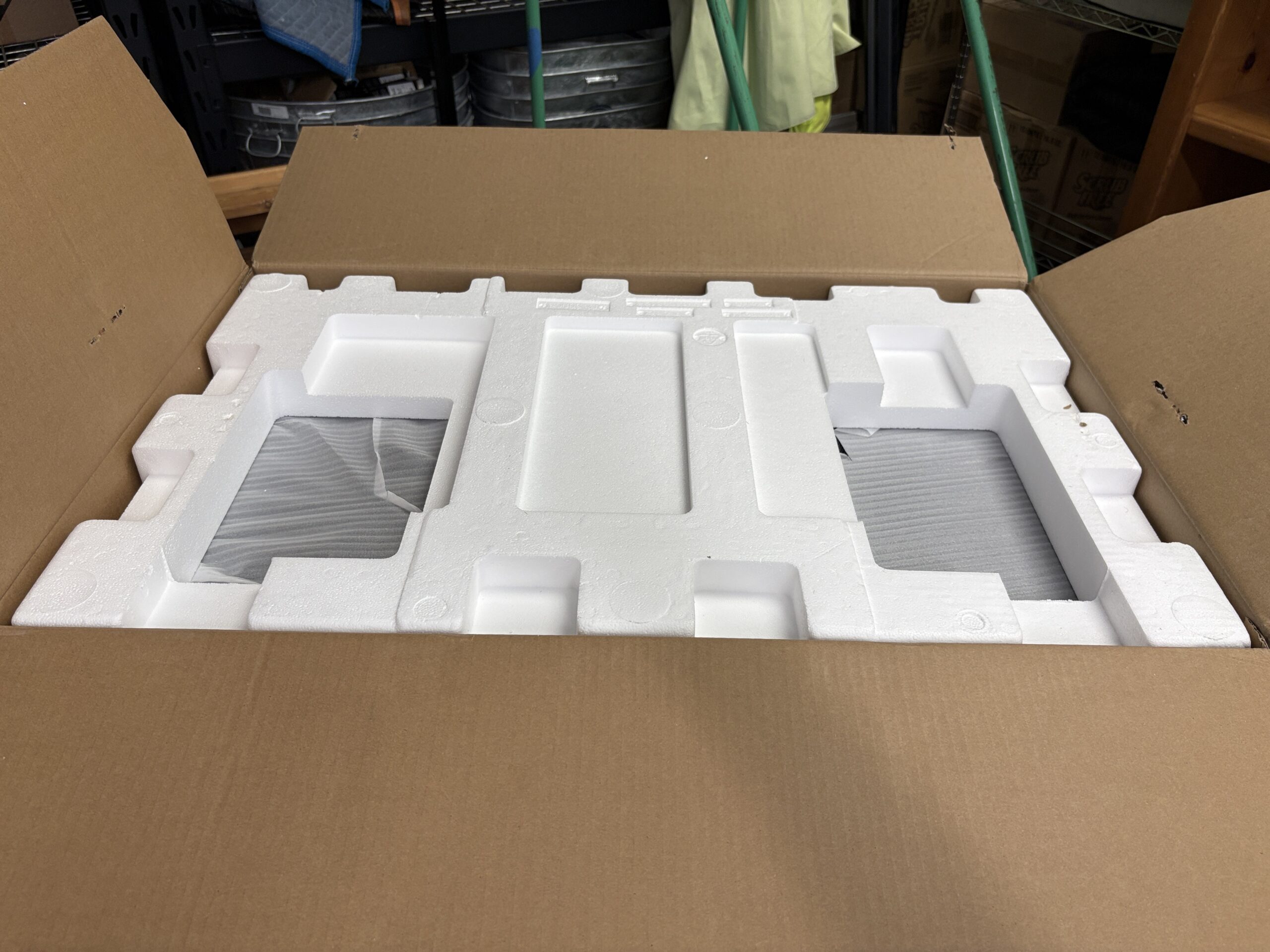 NEW! WHIRLPOOL 1.1 cu ft Low Profile Microwave Hood Combination