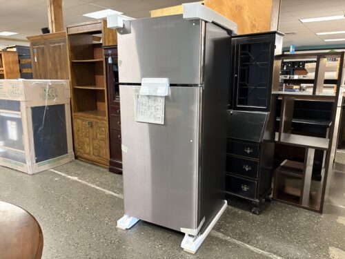 NEW! GE 17.5 cu ft Top Freezer Refrigerator in Stainless Steel