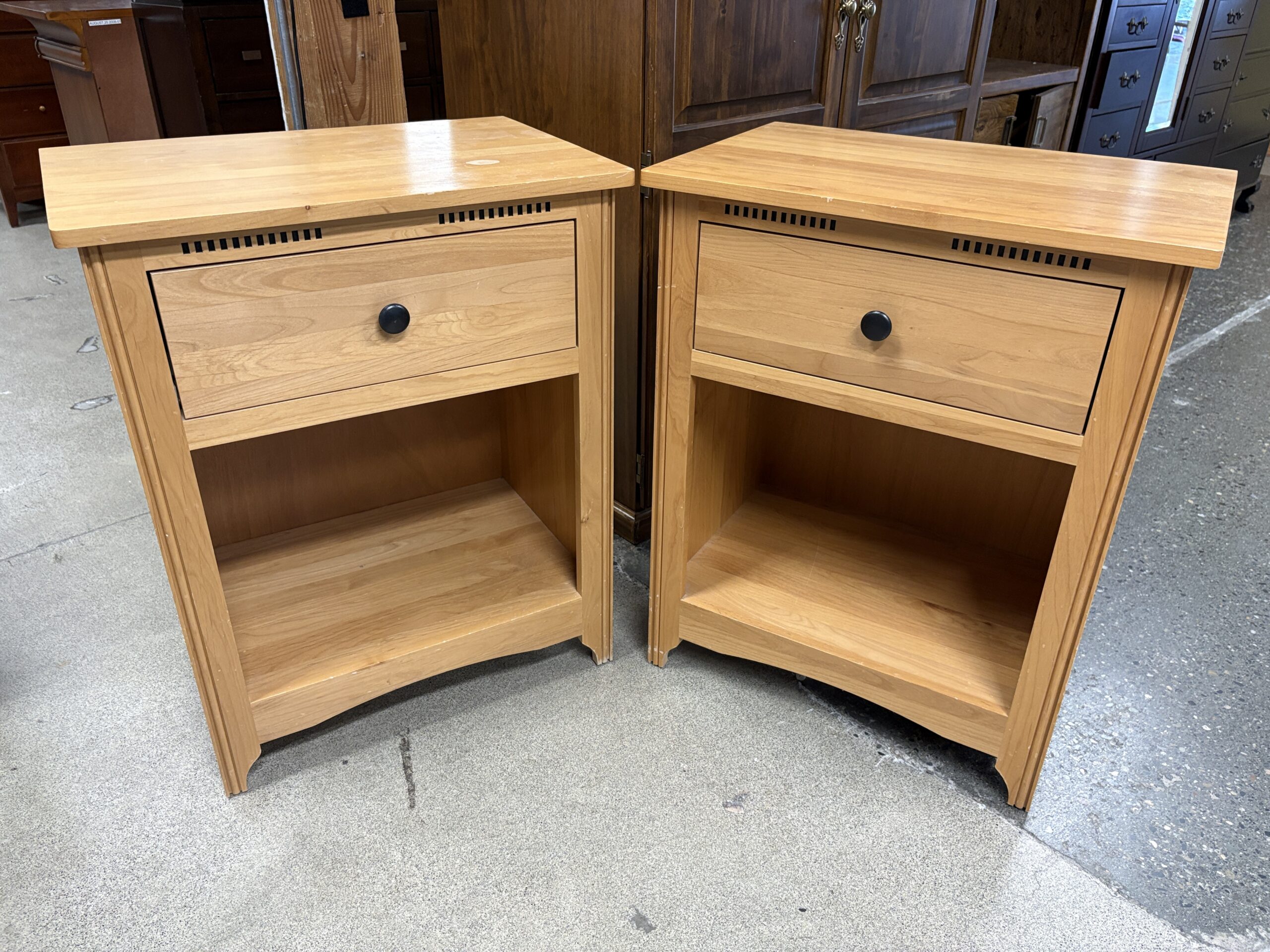 Light Wooden Shaker Style Open Single Drawer Nightstands (Set of 2)
