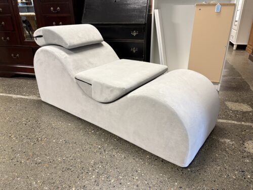 AVANA Luvu Grey High Density Foam Lounger w/ Headrest & Center Scoop