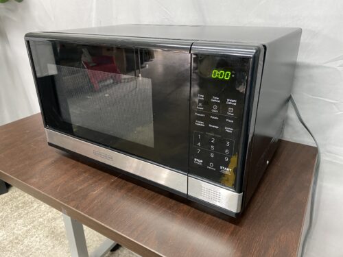 BLACK & DECKER Digital 1.1 cu ft Microwave Model # EM031MB11
