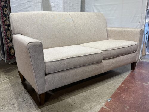 FLEXSTEEL Digby 70" Cream 2-Cushion Sofa