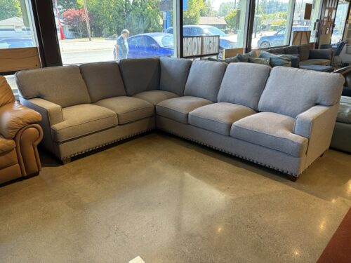 LIVING STYLE 2-Piece Light Gray L-Shaped Sectional with Nailhead Trim