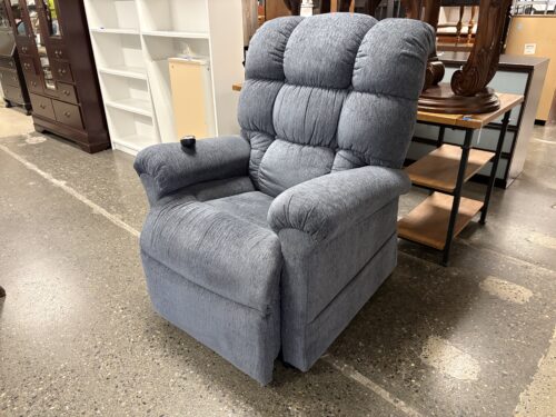 GOLDEN TECHNOLOGIES Cloud Calypso Fabric Power Lift Recliner