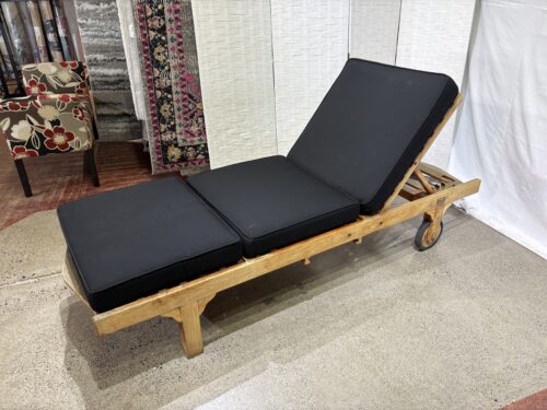 THREE BIRDS Quincy Adjustable Teak Chaise Lounger with Side Tray and Cushion