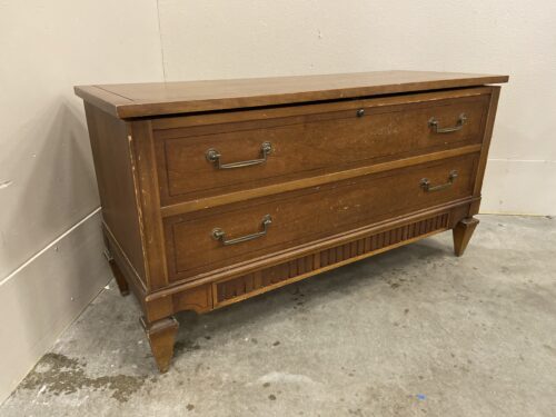 LANE Vintage Cedar Blanket Chest with Lower Felted Drawer