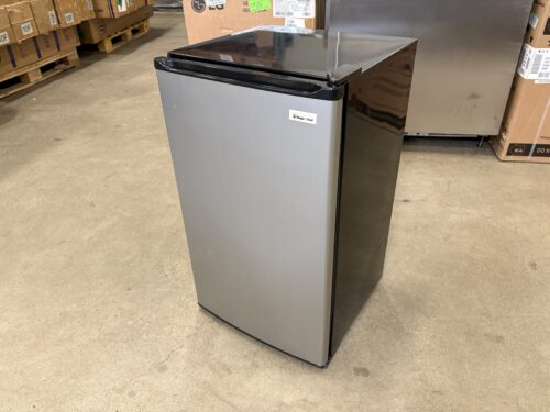 MAGIC CHEF 3.6 Cu. Ft. Compact Refrigerator with Freezer Compartment Model #MCBR360S
