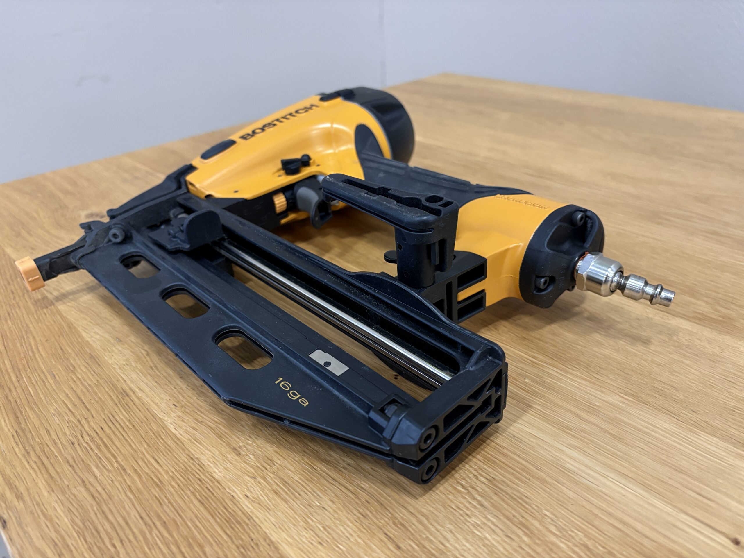 BOSTITCH 16 Gauge Pneumatic Finish Nailer with Carry Case Model #FN1664