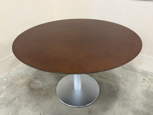 STUA Contemporary Round Dark Finished Pedestal Dining Table with Beveled Edge and Zero Glare Glass Top