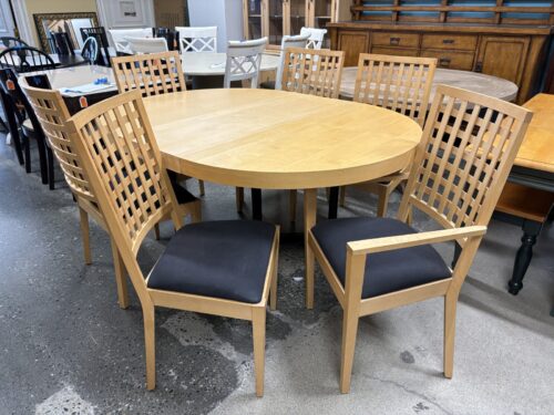 SHERMAG Blonde Made in Canada Round Extension Table w/ 6 Checkered Back Chairs