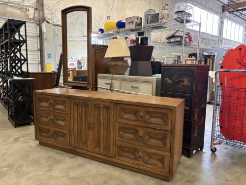 AMERICAN OF MARTINSVILLE Vintage Walnut Burl 6 Drawer Dresser with Mirror and Unique Pulls