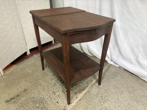 MERSMAN Vintage Sliding Top End Table